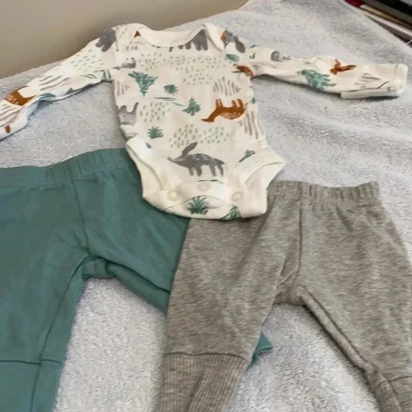 Carter’s set - Picture 2 of 5